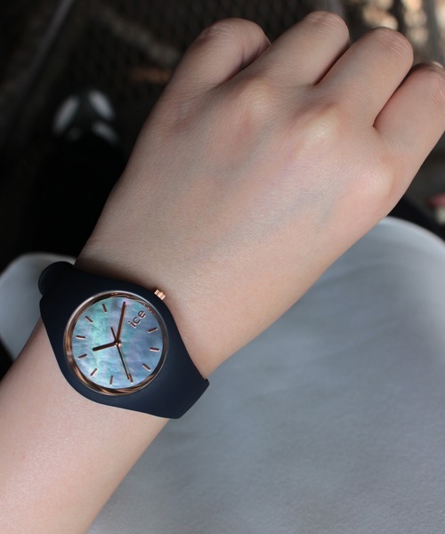 ICE WATCH(アイスウォッチ)の「「Ice-Watch アイスウォッチ」【ブランド累計54万本突破】 ICE pearl アイスパール スモール サイズ 3Hands(アナログ腕時計・レディース・ホワイト/ネイビー/グレー/ピンク/ホワイト×ピンク・SMALL/MEDIUM/X-SMALL)」の17枚目の写真