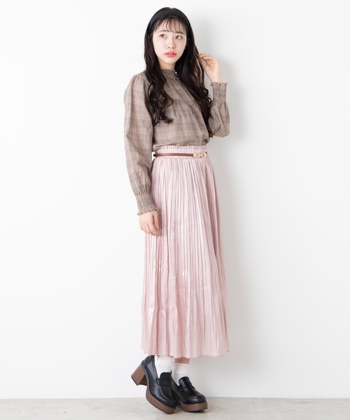 WEGO（ウィゴー）の「WEGO/ミルキーサテンプリーツロングスカート（スカート・レディース・アイボリー/ライトピンク/ライトパープル/グリーン系その他・FREE）」の8枚目の写真