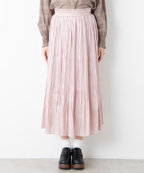 WEGO（ウィゴー）の「WEGO/ミルキーサテンプリーツロングスカート（スカート・レディース・アイボリー/ライトピンク/ライトパープル/グリーン系その他・FREE）」の16枚目の写真