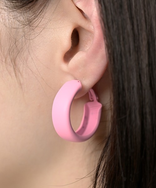 Fun & Daily（ファンアンドデイリー）の「F&D : マットカラーフープピアス（ピアス（両耳用）・レディース・イエロー/オレンジ/グリーン/ブルー/ピンク/レッド/パープル/フューシャピンク・FREE）」の16枚目の写真