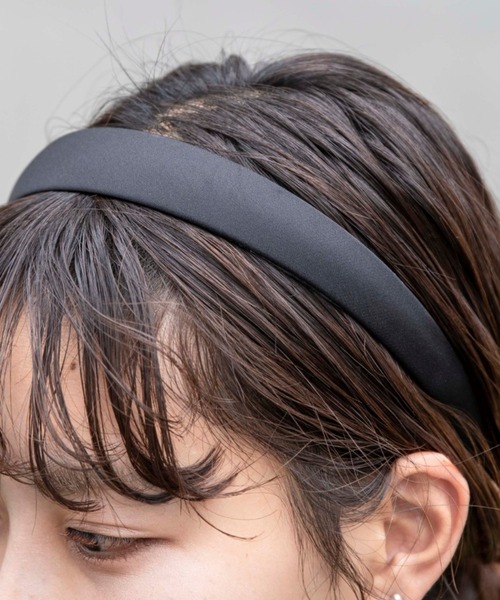 flower（フラワー）の「シルキーヘアバンド 2（カチューシャ・レディース・ブラック/ベージュ/アイボリー・FREE）」の14枚目の写真