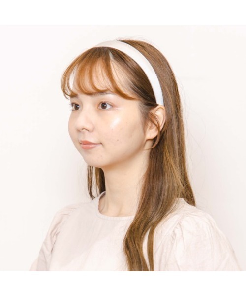 flower（フラワー）の「シルキーヘアバンド 2（カチューシャ・レディース・ブラック/ベージュ/アイボリー・FREE）」の8枚目の写真