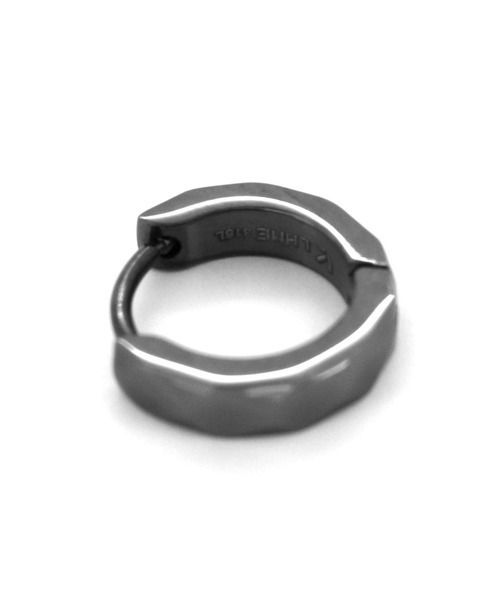LHME（エルエイチエムイー）の「【LHME】WEB限定 フープピアス 2EA001A0BK（ピアス（片耳用）・メンズ・ブラック・FREE）」の3枚目の写真