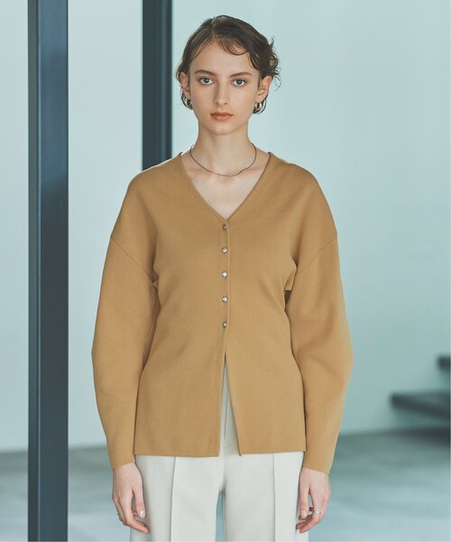 EMMA LIMBER(エマリンバー)の「Vneck Slit Cardigan(カーディガン/ボレロ・レディース・ライトカーキ/ブラウン・FREE)」の17枚目の写真