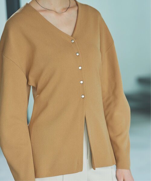 EMMA LIMBER(エマリンバー)の「Vneck Slit Cardigan(カーディガン/ボレロ・レディース・ライトカーキ/ブラウン・FREE)」の14枚目の写真