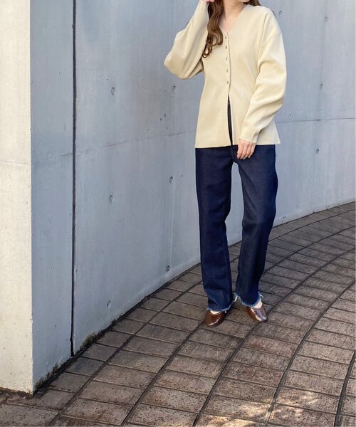 EMMA LIMBER(エマリンバー)の「Vneck Slit Cardigan(カーディガン/ボレロ・レディース・ライトカーキ/ブラウン・FREE)」の8枚目の写真