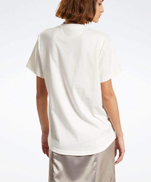 Reebok(リーボック)の「グラフィック ショートスリーブ Tシャツ / CL GRAPHICS SS TEE(Tシャツ/カットソー・レディース・ピンク/アイボリー・SMALL/MEDIUM/LARGE/X-LARGE)」の3枚目の写真
