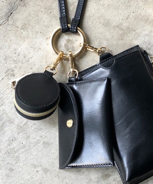 DouDou（ドゥドゥ）の「【WEB限定】マルチスマホショルダー