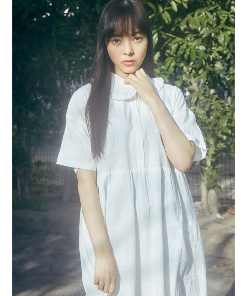 merry jenny（メリージェニー）の「ジャガードチェックフリルカラーシャツワンピース（ワンピース・レディース・オフホワイト/ブラック/グリーン・FREE）」の4枚目の写真