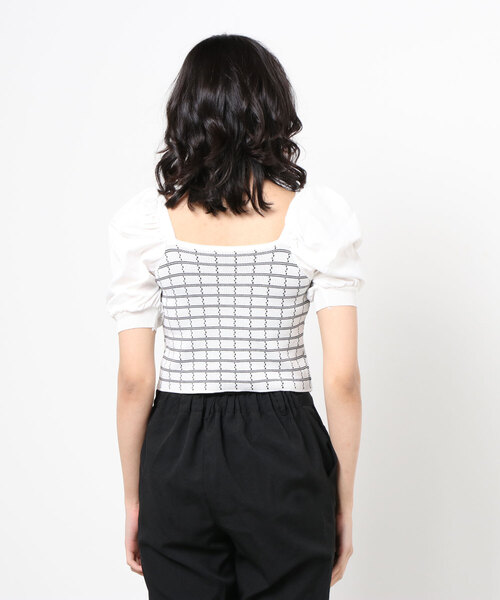 WC(ダブル シー)の「パールボタン半袖ブラウス(シャツ/ブラウス・レディース・ホワイト/ブラック・FREE)」の3枚目の写真