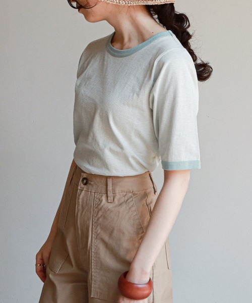 feepur（フェピュール）の「配色パイピング細ボーダーTee（Tシャツ/カットソー・レディース・ブラック/ブルー/クリーム/ブルーグレー・MEDIUM）」の2枚目の写真