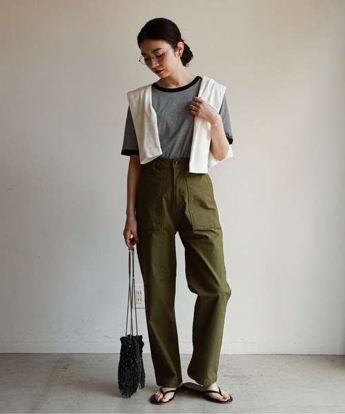 feepur（フェピュール）の「配色パイピング細ボーダーTee（Tシャツ/カットソー・レディース・ブラック/ブルー/クリーム/ブルーグレー・MEDIUM）」の7枚目の写真