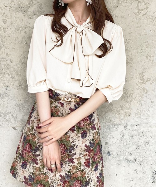 apres jour（アプレジュール）の「パイピングボウタイブラウス【ZOZOTOWN限定アイテム】（シャツ/ブラウス・レディース・オフホワイト/アイボリー/ブラック・X-LARGE/フリー）」の12枚目の写真