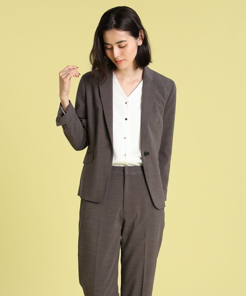 CLEARIMPRESSION (クリアインプレッション)の「冷感糸ストレッチテーラードジャケット【セットアップ対応】(スーツジャケット・レディース・サンドグレー/スミクロ・11号/9号/7号)」の3枚目の写真