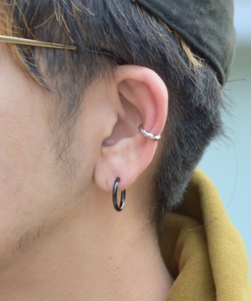 LION HEART（ライオンハート）の「【LION HEART】LH-1 デュオイヤーカフ/サージカルステンレス　メンズギフト/誕生日/クリスマス/プレゼント/ペアアクセ（イヤーカフ・メンズ・シルバー系その他/ブラック/シルバー/ブラック系その他/シルバー系その他3/ブラック系その他3・FREE）」の6枚目の写真