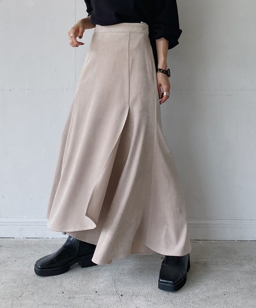 PAGEBOY(ページボーイ)の「スモークベロアマーメイドスカート(スカート・レディース・ブラック/ブルー系その他/グレイッシュベージュ/グリーン系その他・FREE)」の3枚目の写真