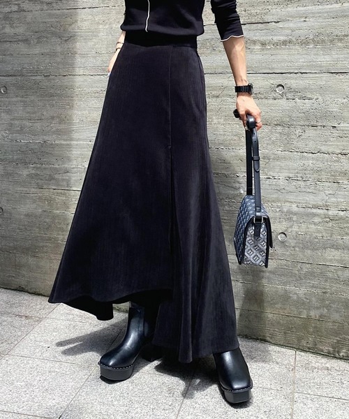 PAGEBOY(ページボーイ)の「スモークベロアマーメイドスカート(スカート・レディース・ブラック/ブルー系その他/グレイッシュベージュ/グリーン系その他・FREE)」の21枚目の写真