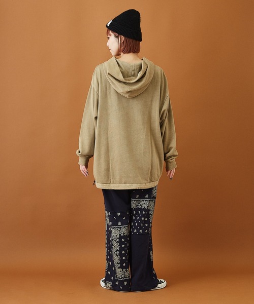 CUBE SUGAR（キューブシュガー）の「裏毛 スウェット バンダナ柄 切替 パンツ（スウェットパンツ・レディース・ホワイト/ネイビー/グレー・M）」の16枚目の写真