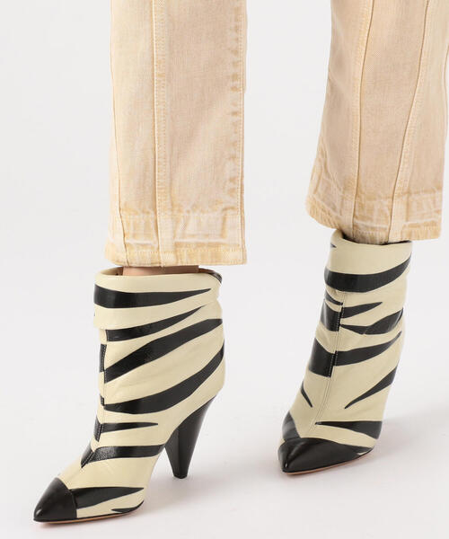 ISABEL MARANT(イザベルマラン)の「ISABEL MARANT LEEBU レザーショートブーツ(ブーツ・レディース・ホワイト系その他・38/37)」の6枚目の写真