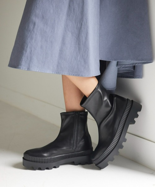 Fabby fabby（ファビィーファビィー）の「シンプルタンクソールコンバットショートブーツ（ブーツ・レディース・ブラック/オフホワイト・SMALL/LARGE/MEDIUM）」の2枚目の写真