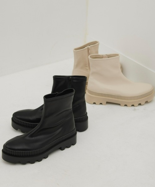 Fabby fabby（ファビィーファビィー）の「シンプルタンクソールコンバットショートブーツ（ブーツ・レディース・ブラック/オフホワイト・SMALL/LARGE/MEDIUM）」の8枚目の写真