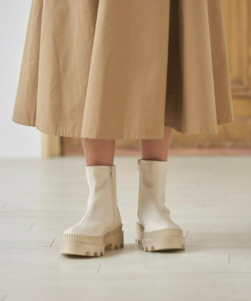 Fabby fabby（ファビィーファビィー）の「シンプルタンクソールコンバットショートブーツ（ブーツ・レディース・ブラック/オフホワイト・SMALL/LARGE/MEDIUM）」の10枚目の写真