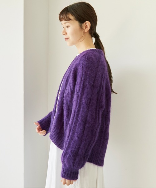 cardo fabrica(カルドファブリカ)の「モヘヤケーブルハンドニット Vネックカーディガン(カーディガン/ボレロ・レディース・パープル/グレー・FREE)」の11枚目の写真