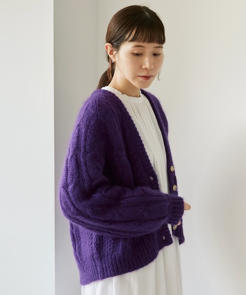 cardo fabrica(カルドファブリカ)の「モヘヤケーブルハンドニット Vネックカーディガン(カーディガン/ボレロ・レディース・パープル/グレー・FREE)」の14枚目の写真