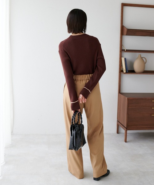 DISCOAT（ディスコート）の「モチモチリブパイピングハイネックプルオーバー（ニット/セーター・レディース・アイボリー/ブラック/ブラウン・MEDIUM/LARGE）」の14枚目の写真