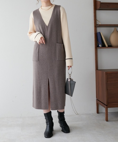 DISCOAT（ディスコート）の「モチモチリブパイピングハイネックプルオーバー（ニット/セーター・レディース・アイボリー/ブラック/ブラウン・MEDIUM/LARGE）」の4枚目の写真