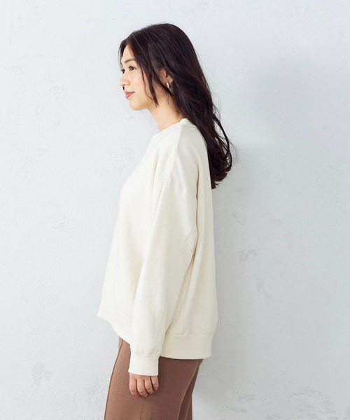COMME CA ISM(コムサイズム)の「【WEB/一部店舗限定カラー:ベージュ】裏起毛 トレーナー(スウェット・レディース・ブラック/ベージュ/カーキ・MEDIUM/LARGE)」の14枚目の写真