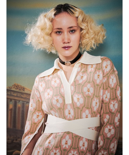 PAMEO POSE(パメオポーズ)の「Cattleya Pattern Knit Dress(ワンピース・レディース・ホワイト/ブラック/レッド/ブルー・FREE)」の8枚目の写真