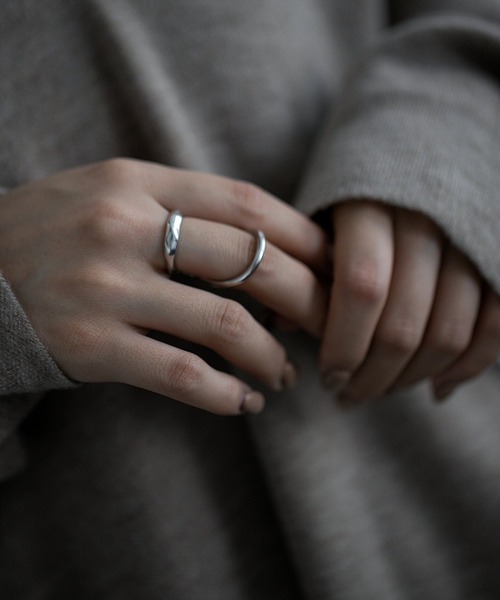 PAS TIERRA（パティエラ）の「サーフェイスカフリング（リング・レディース・シルバー/イエローゴールド・#9/#11）」の10枚目の写真