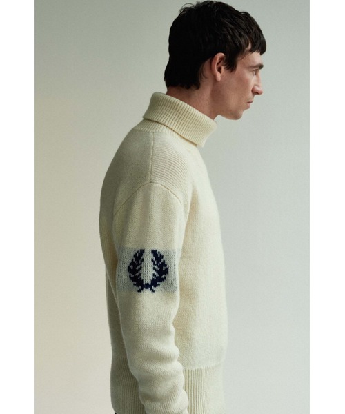 FRED PERRY（フレッドペリー）の「Laurel Wreath Roll Neck Jumper 