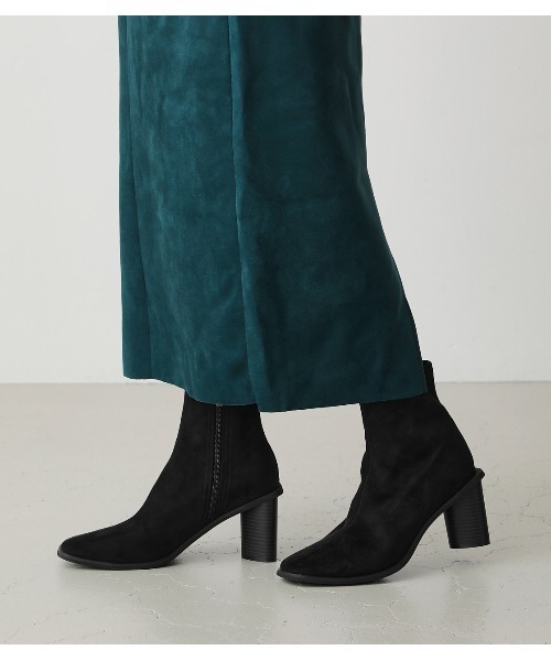 AZUL by moussy(アズールバイマウジー)の「SUEDE SHORT BOOTS(ブーツ・レディース・ブラック・MEDIUM/LARGE/SMALL)」の6枚目の写真