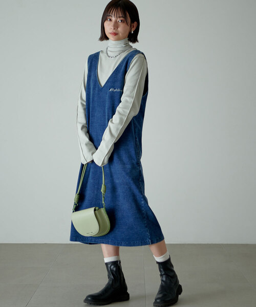 KANGOL EXTRA COMFORT（カンゴールエクストラコンフォート）の「【KANGOL EXTRA COMFORT(カンゴール エクストラコンフォート)】ロゴ刺繍入り Vネックカット デニムジャンスカ（ジャンパースカート・レディース・サックスブルー/インディゴブルー・LL/M/L）」の10枚目の写真