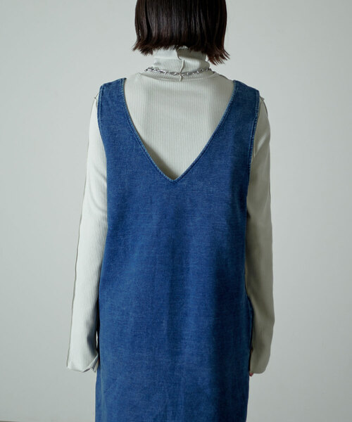 KANGOL EXTRA COMFORT（カンゴールエクストラコンフォート）の「【KANGOL EXTRA COMFORT(カンゴール エクストラコンフォート)】ロゴ刺繍入り Vネックカット デニムジャンスカ（ジャンパースカート・レディース・サックスブルー/インディゴブルー・LL/M/L）」の17枚目の写真