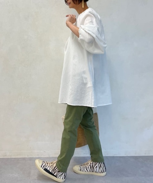 BEARDSLEY（ビアズリー）の「シャーリングカフスブラウス（シャツ/ブラウス・レディース・ホワイト/ブラック・FREE）」の15枚目の写真