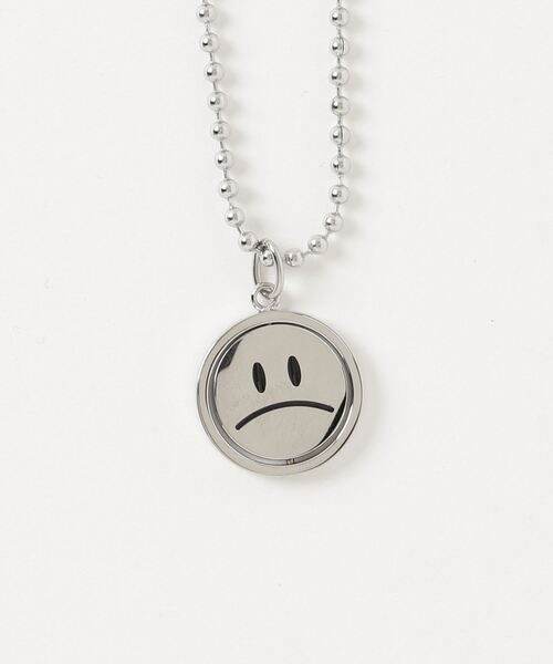 Never mind the XU / Chikashitsu+（ネバーマインド ザ エックスユー / チカシツプラス）の「【LURS/ラース】Emoji Reversible Necklace ニコちゃん リバーシブル シンプル ネックレス スマイリーネックレス レインボーネックレス（ネックレス・メンズ・レインボー/シルバー・60cm）」の6枚目の写真