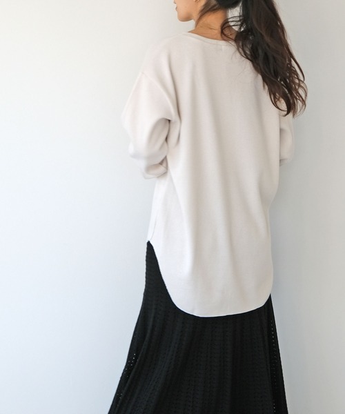 AKTE（アクテ）の「ヘンリーネックプルオーバー（Tシャツ