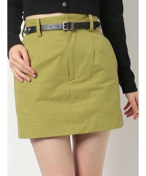 EVRIS(エヴリス)の「チェーンベルトミニスカート【セットアップ着用可能】(スカート・レディース・ブラック/ベージュ/グリーン・SMALL/MEDIUM)」の1枚目の写真