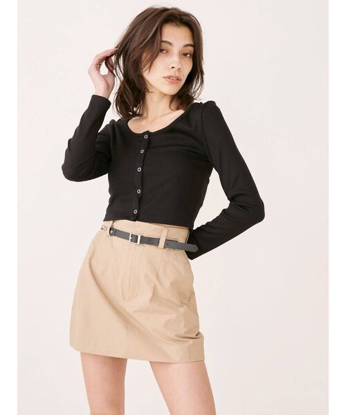 EVRIS(エヴリス)の「チェーンベルトミニスカート【セットアップ着用可能】(スカート・レディース・ブラック/ベージュ/グリーン・SMALL/MEDIUM)」の8枚目の写真
