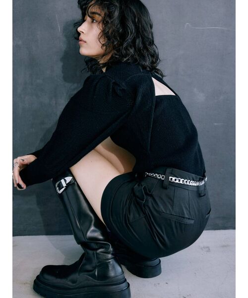 EVRIS(エヴリス)の「チェーンベルトミニスカート【セットアップ着用可能】(スカート・レディース・ブラック/ベージュ/グリーン・SMALL/MEDIUM)」の15枚目の写真