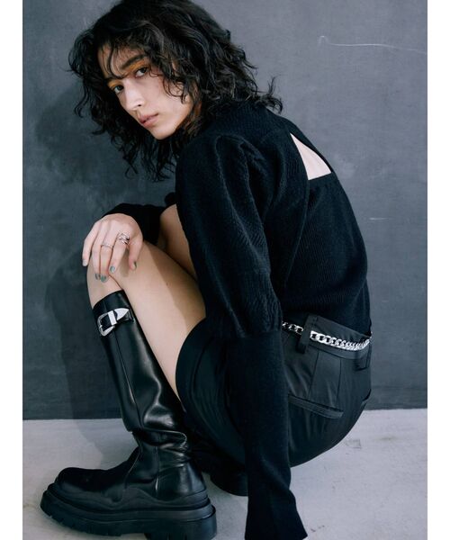 EVRIS(エヴリス)の「チェーンベルトミニスカート【セットアップ着用可能】(スカート・レディース・ブラック/ベージュ/グリーン・SMALL/MEDIUM)」の10枚目の写真