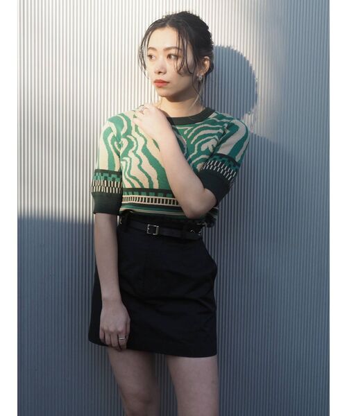 EVRIS(エヴリス)の「チェーンベルトミニスカート【セットアップ着用可能】(スカート・レディース・ブラック/ベージュ/グリーン・SMALL/MEDIUM)」の14枚目の写真