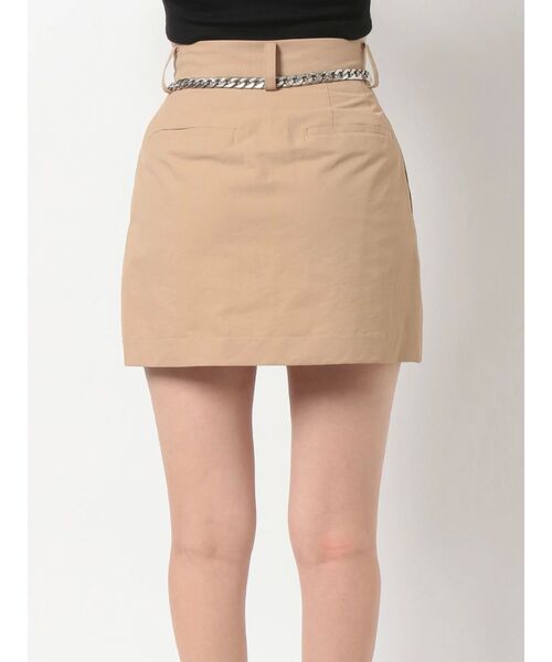 EVRIS(エヴリス)の「チェーンベルトミニスカート【セットアップ着用可能】(スカート・レディース・ブラック/ベージュ/グリーン・SMALL/MEDIUM)」の18枚目の写真