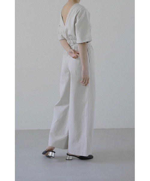 LA PEAU DE GEM（ラポドゥジェム）の「【la peau de gem.】バックカシュクールオールインワン（つなぎ/オールインワン・レディース・グリーン/アイボリー・S/M）」の2枚目の写真