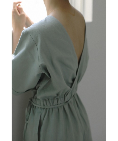 LA PEAU DE GEM（ラポドゥジェム）の「【la peau de gem.】バックカシュクールオールインワン（つなぎ/オールインワン・レディース・グリーン/アイボリー・S/M）」の13枚目の写真