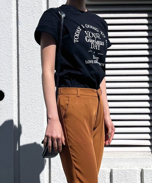 Jewelobe（ジュエローブ）の「フォントプリントモノトーンTシャツ（Tシャツ/カットソー・レディース・ホワイト/ブラック・FREE）」の3枚目の写真