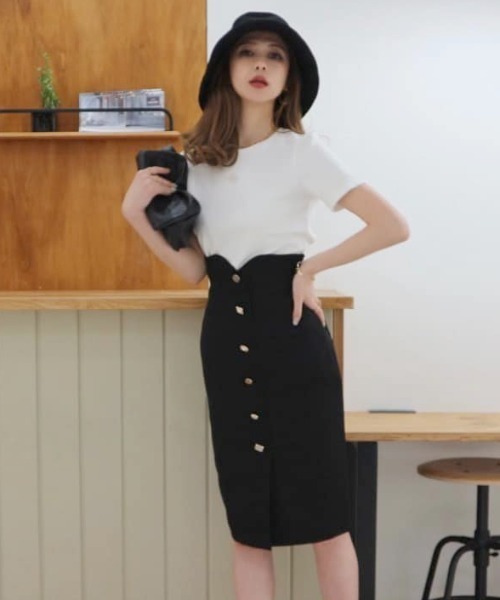 ROYAL PARTY（ロイヤルパーティー）の「エンブレム刺繍Tシャツ（Tシャツ/カットソー・レディース・ベージュ/ブラック/イエロー/オフホワイト・FREE）」の19枚目の写真